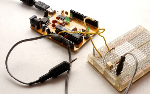 Finished circuit on a breadboard, connected to a Freeduino (Arduino clone).